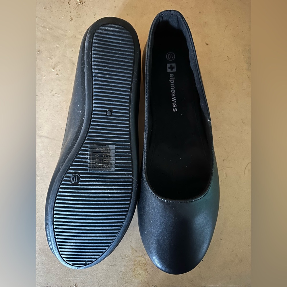 Alpine Swiss Women's Classic Black Loafers - Picture 2 of 3